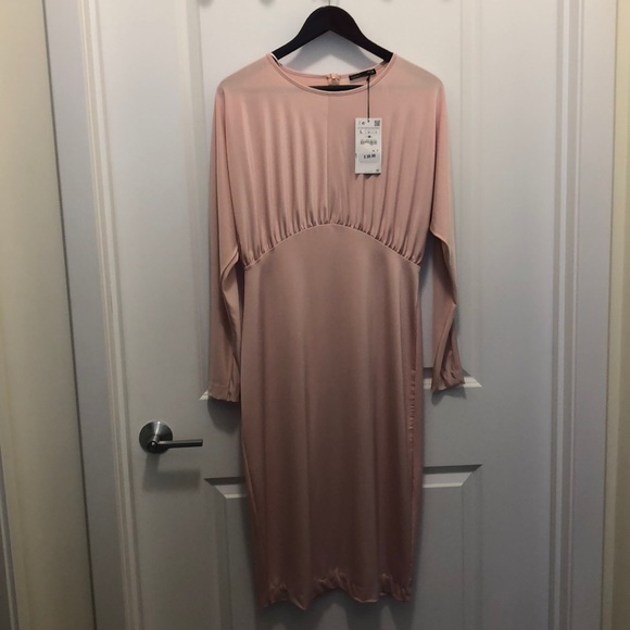 Light pink midi dress. - Picture 2 of 2